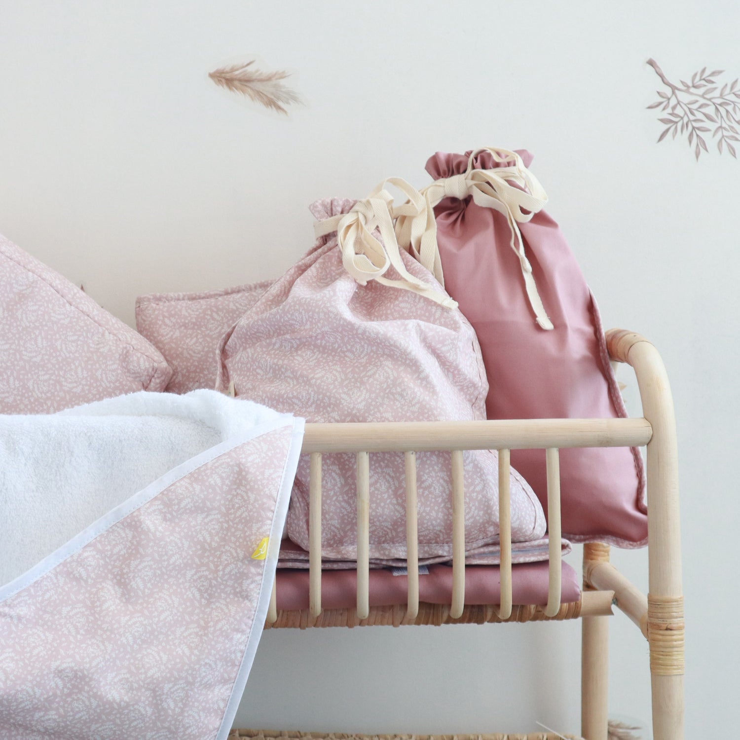 MALETAS DE HOSPITAL, BOLSAS DE MUDA Y SETS DE MATERNIDAD