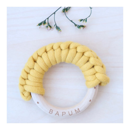 mordedor, madera, orgánico, silicona, mordedor bebé, montessori, Cesta nacimiento, chupetero personalizado, bolsa maternidad, collar lactancia, cesto de tesoros, regalos maternidad empresa, embarazo, recién nacido, neceser personalizado, sonajero de mimbre, mordedor, mordedor bebe, juguetes bebe