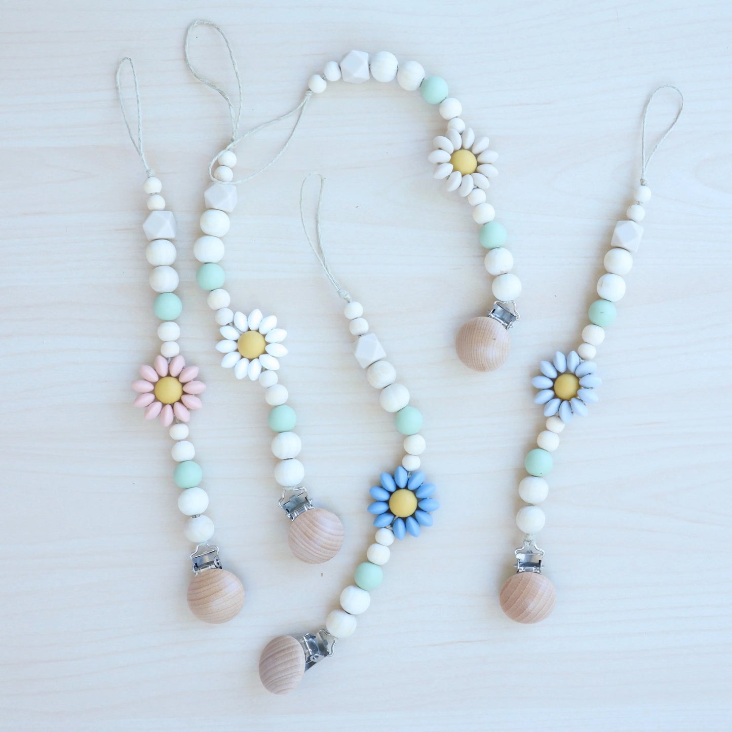 CHUPETERO SUJETACHUPETES FLOR bapumshop