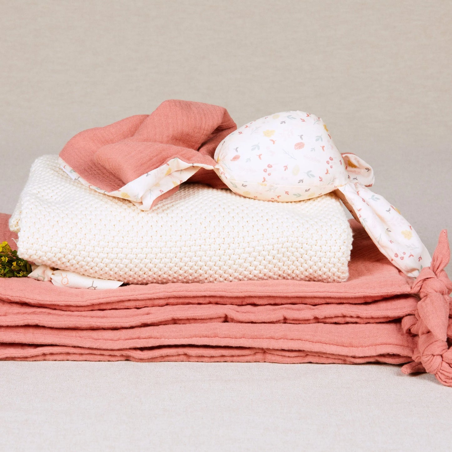 Doudou conejito para bebe Floral Tierra Doudou conejito para bebe Bapum Kids